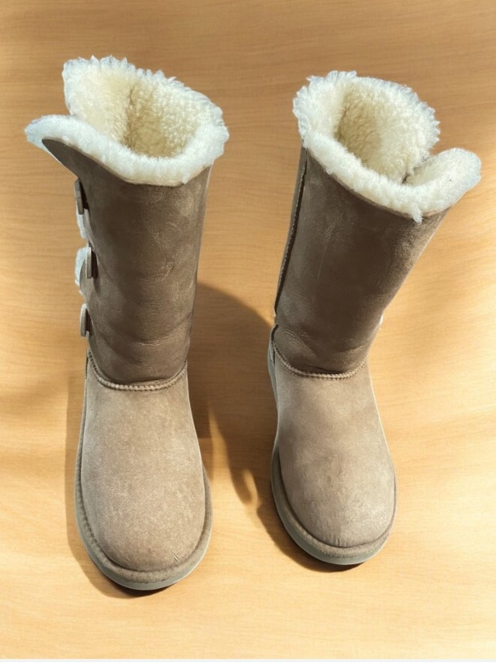 UGG Bailey Triplet II Chestnut Sheepskin Boots Size 4